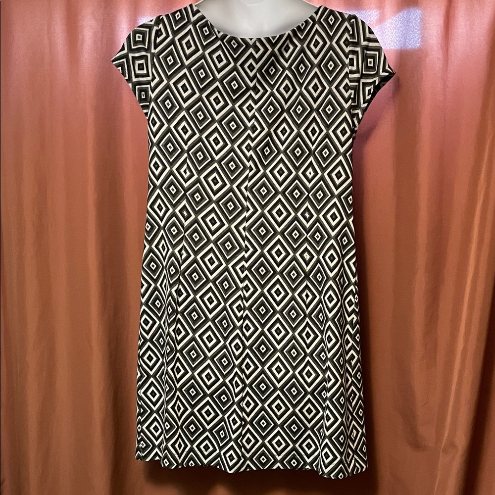 Jessica Howard Black, White & Gray Geometric Midi Dress - Picture 6 of 7